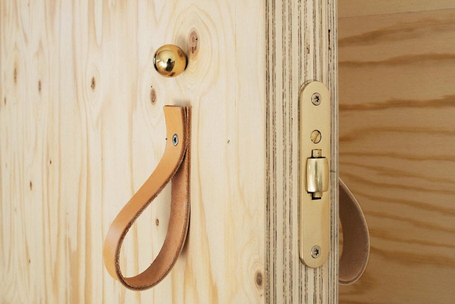 Дверь из фанеры