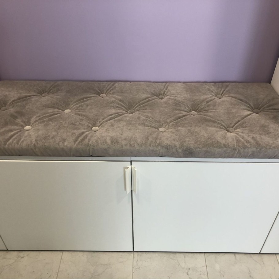 Мягкая скамейка для прихожей