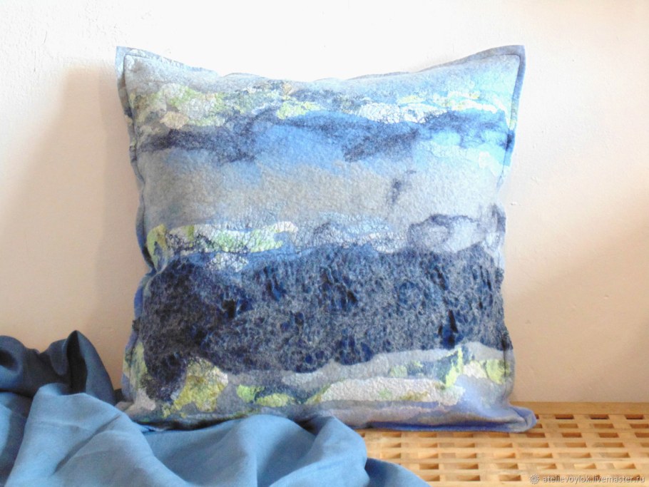 Декоративные валяные подушки