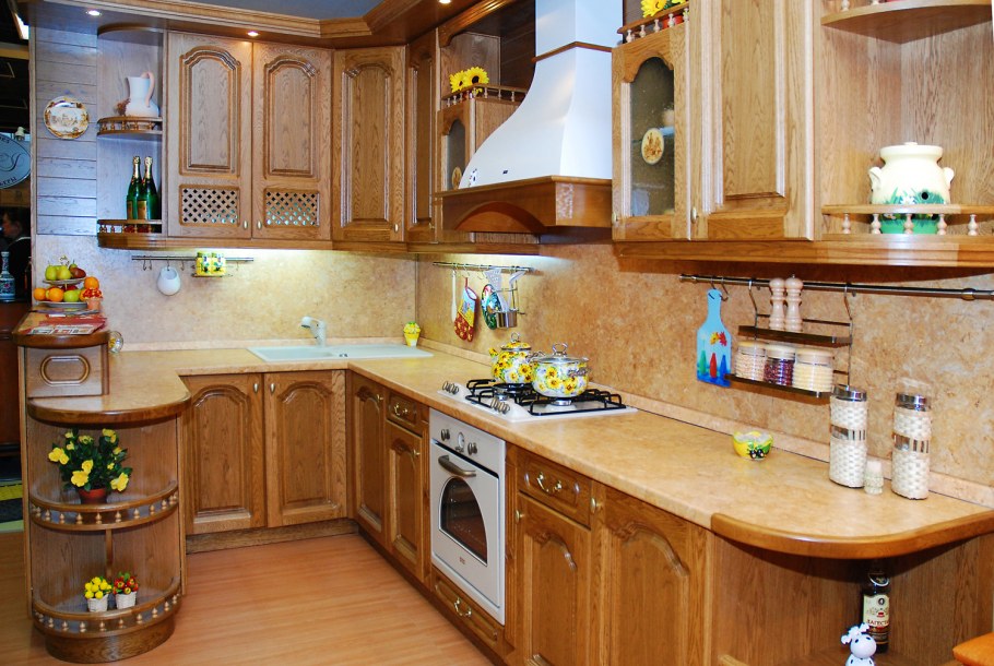Кухонный гарнитур из дерева дуба