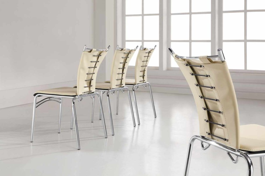 Стул на металлическом каркасе