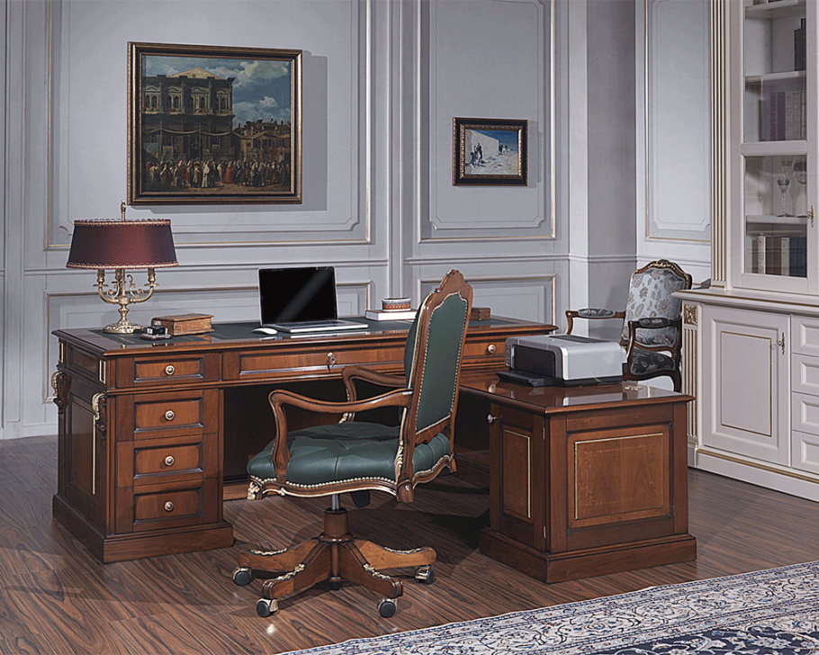 Классический кабинет руководителя