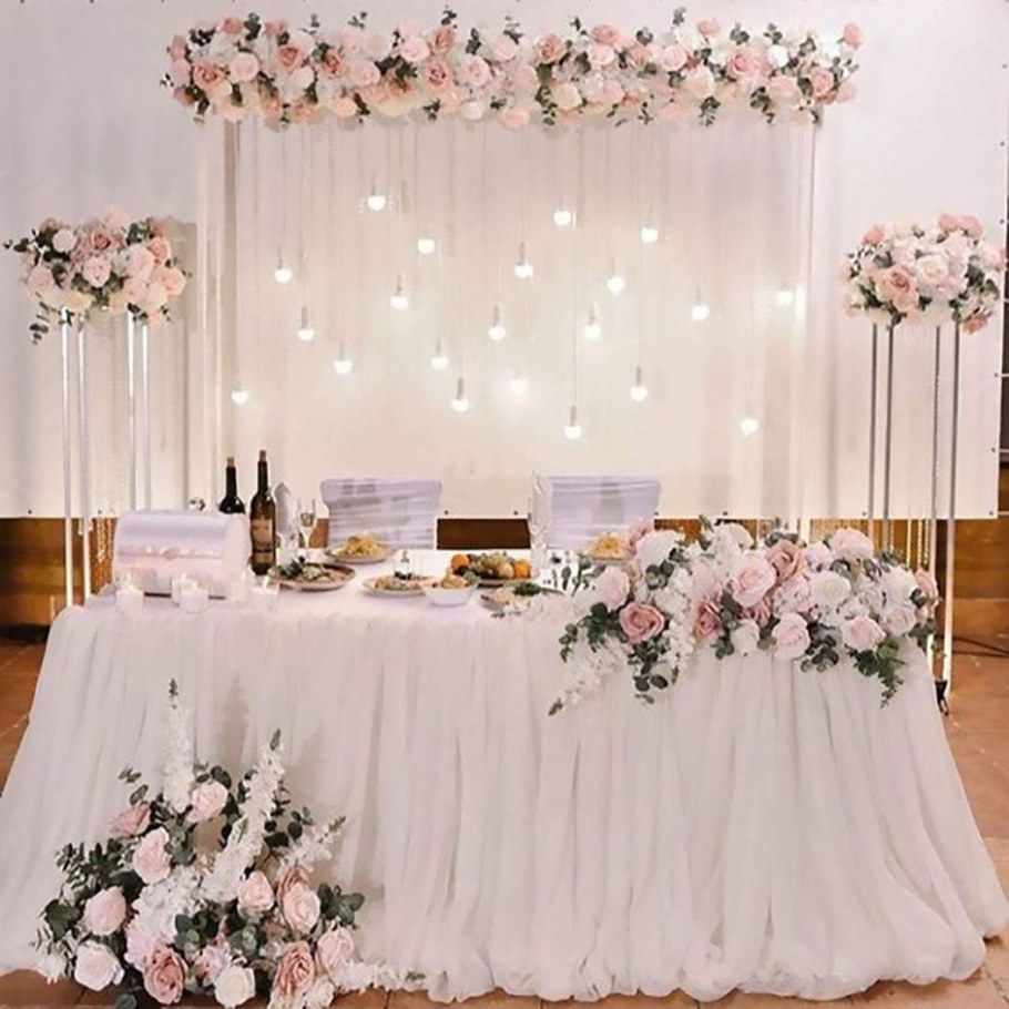 Украшение стола молодоженов