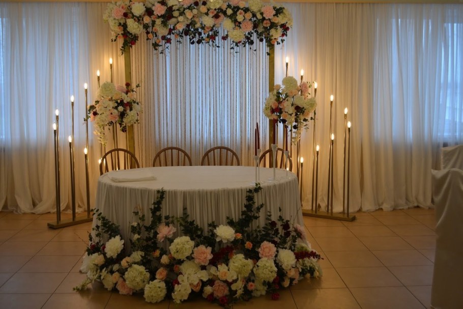 Декор свадебного зала
