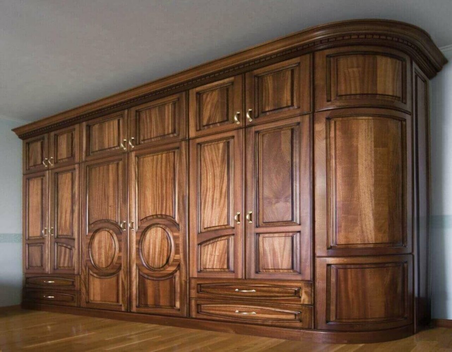 Стенки из натурального дерева