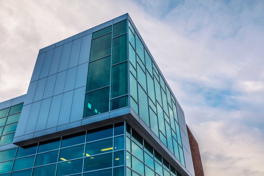 Навесной фасад остекление