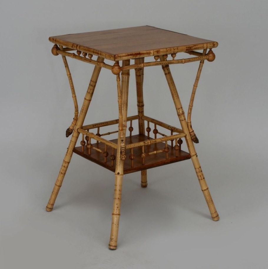 Столик из бамбука