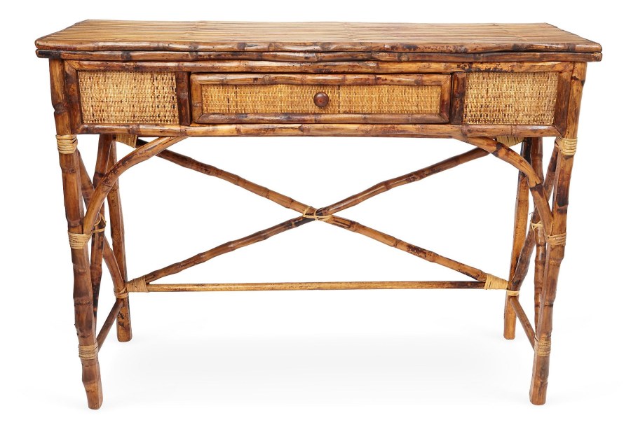 Письменный стол из бамбука