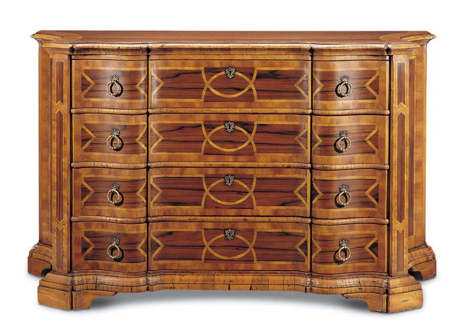 Деревянный комод бок