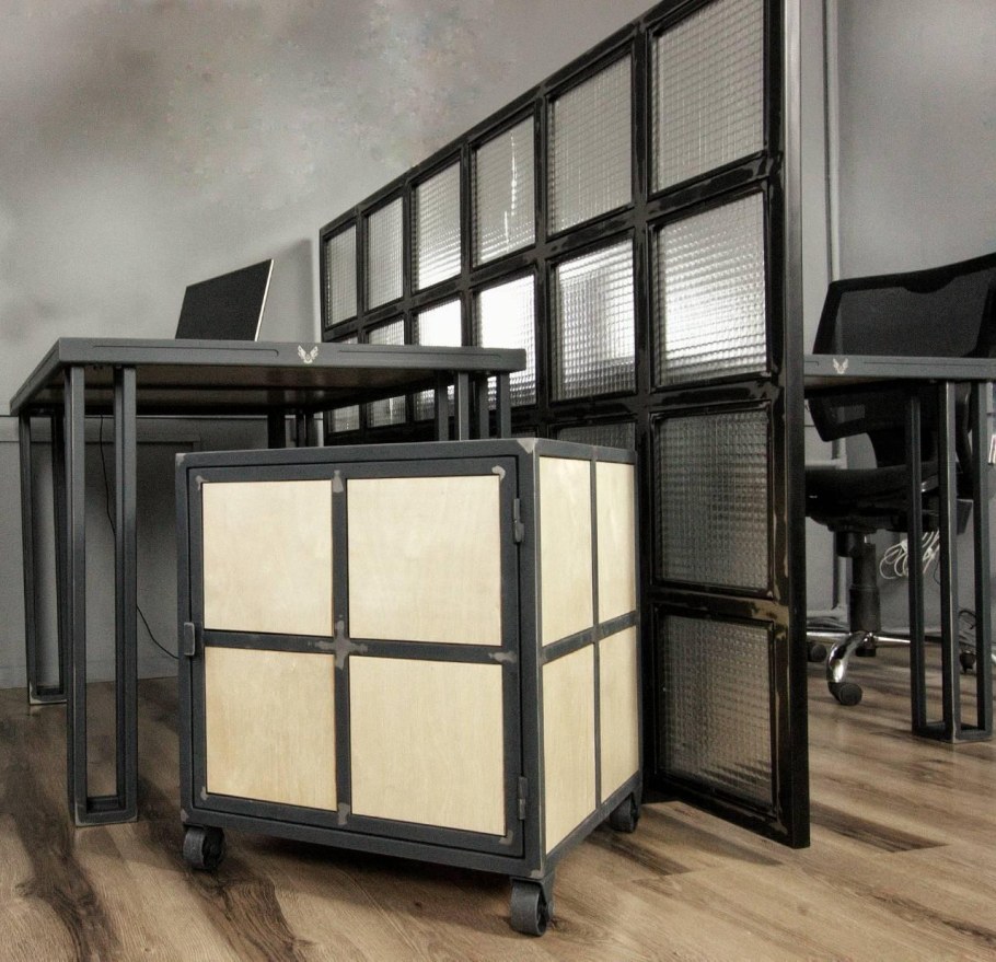 Мебель с железным каркасом