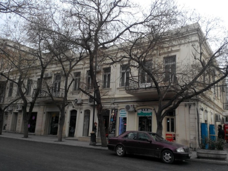Баку улица Хагани 4