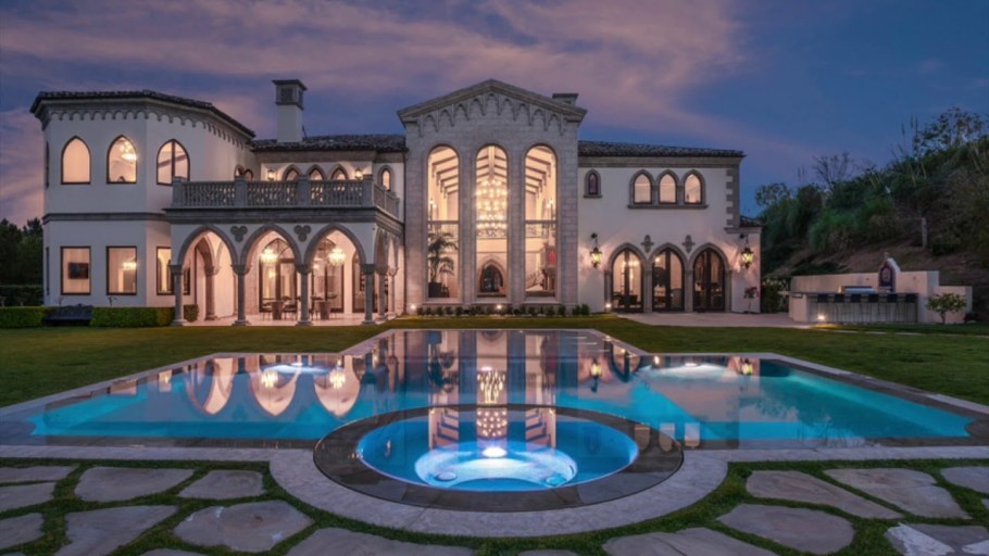 Богатый особняк