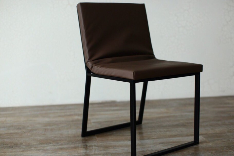 Стильный стул 2021