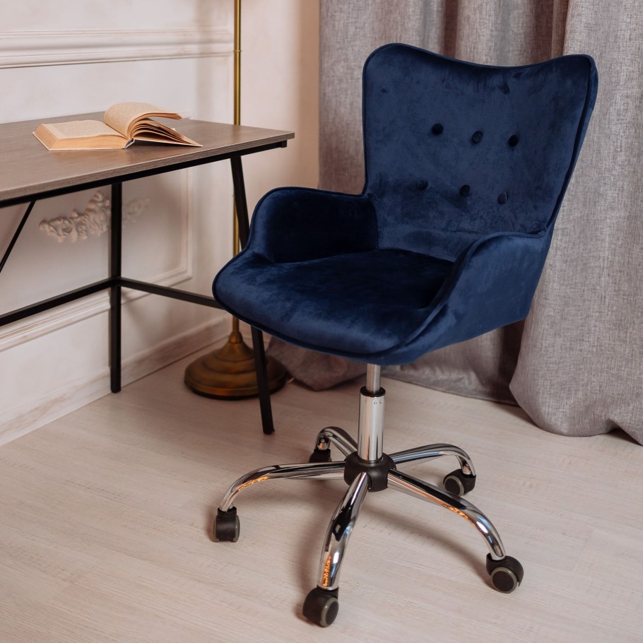 Компьютерное кресло велюровое