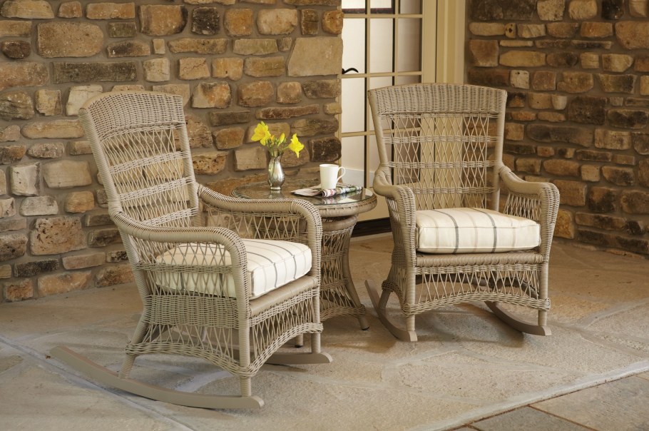 Плетеное кресло в стиле Кантри
