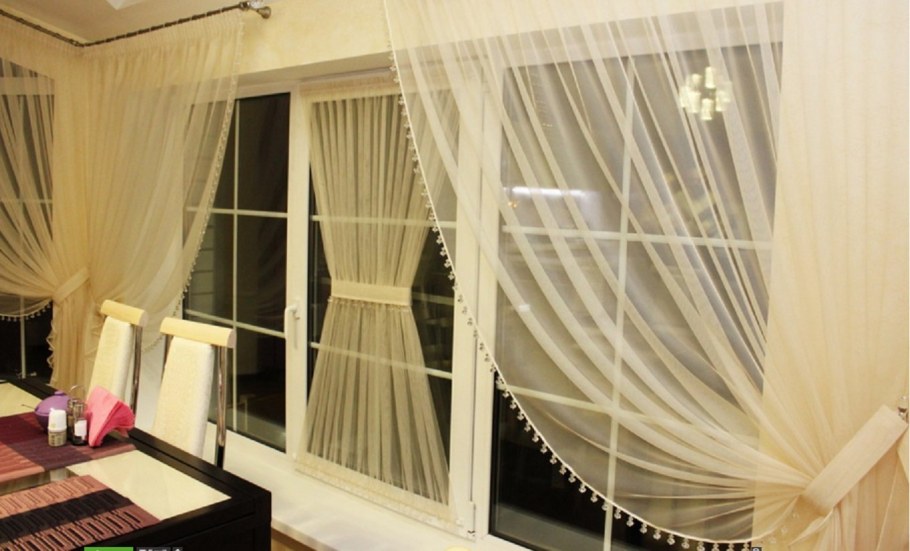 Шторы на кухню в современном стиле из сетки