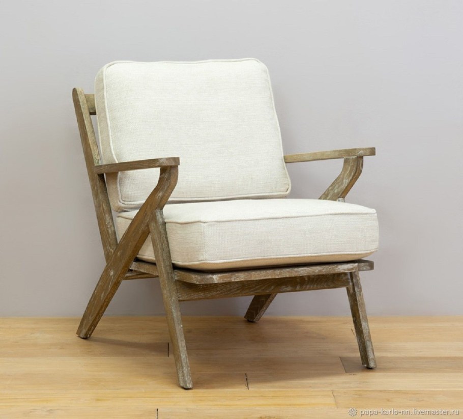 Кресло из массива дерева