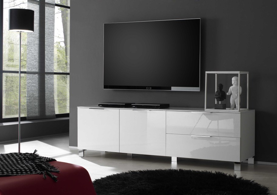 Тумба под телевизор на ножках