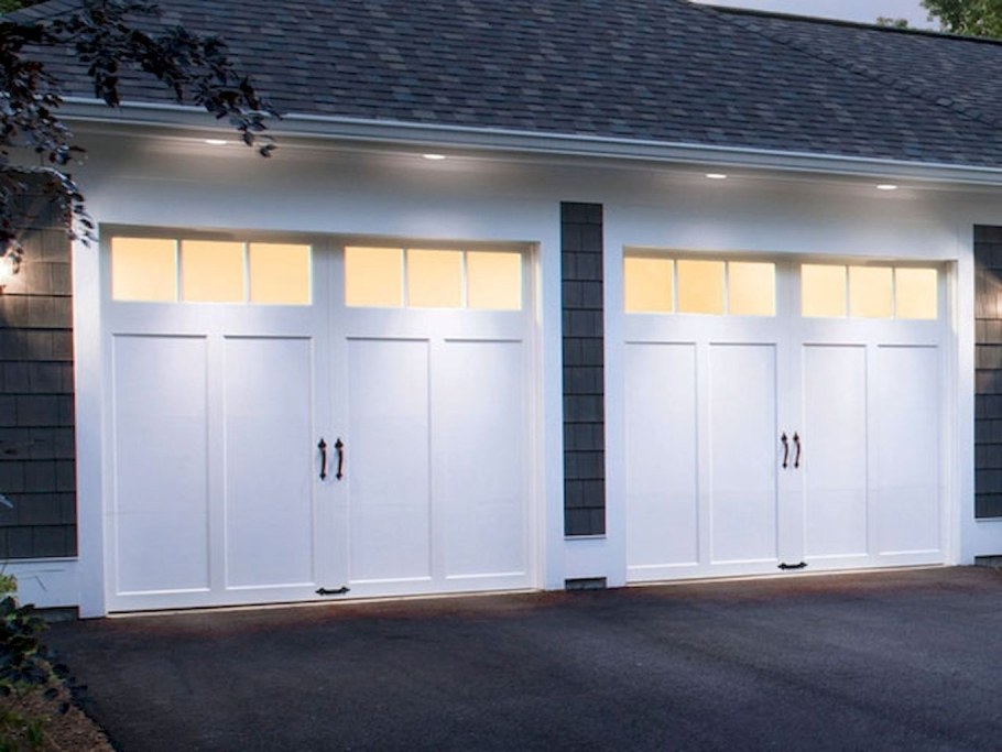 Гаражные ворота с окнами