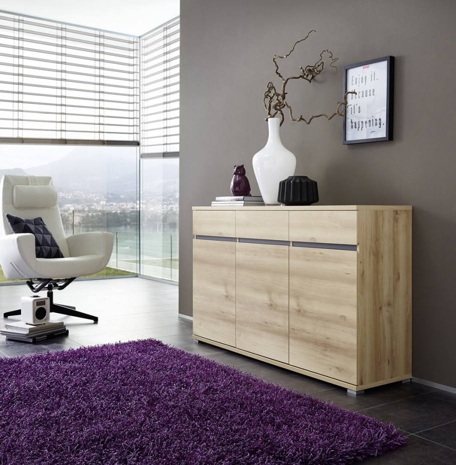 Большой комод в спальню