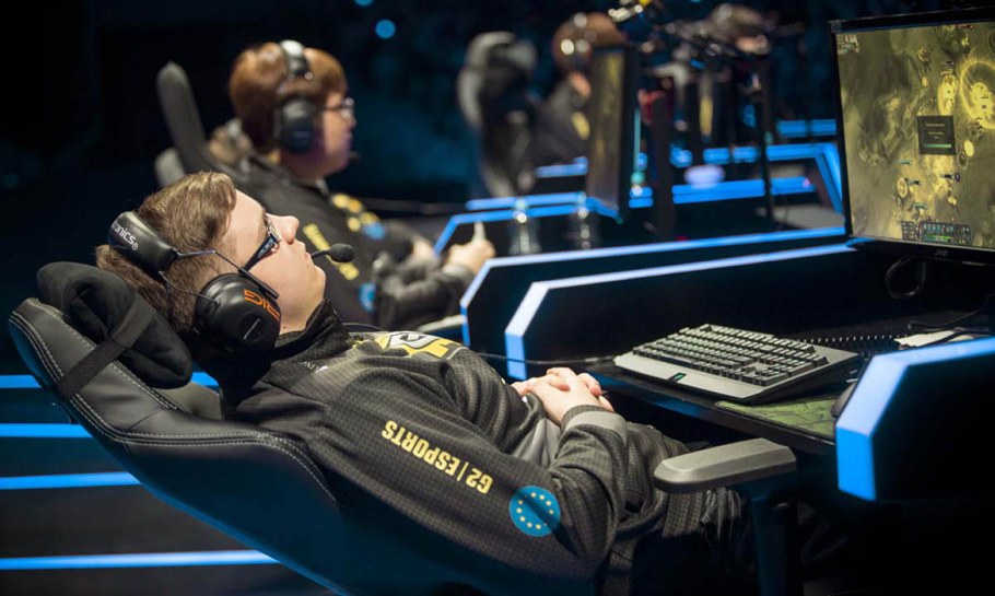 Игровое кресло из сериала НУБЫ