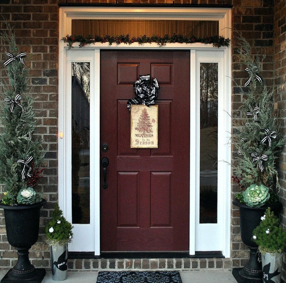 Входная дверь в частный дом