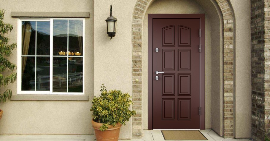 Дверь в частный дом