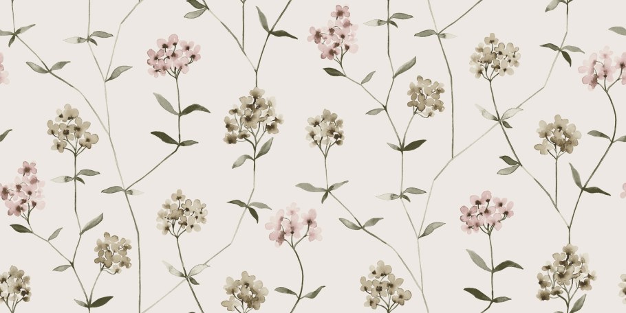 Мелкие цветы на стене