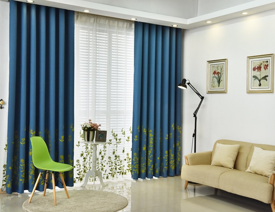 Шторы блэкаут синие