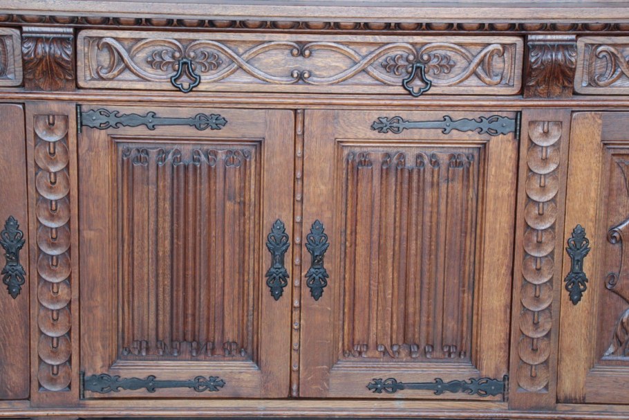 Резьба в стиле Тюдор