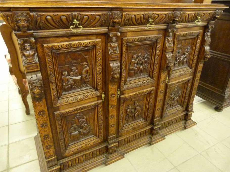 Старинная дубовая мебель