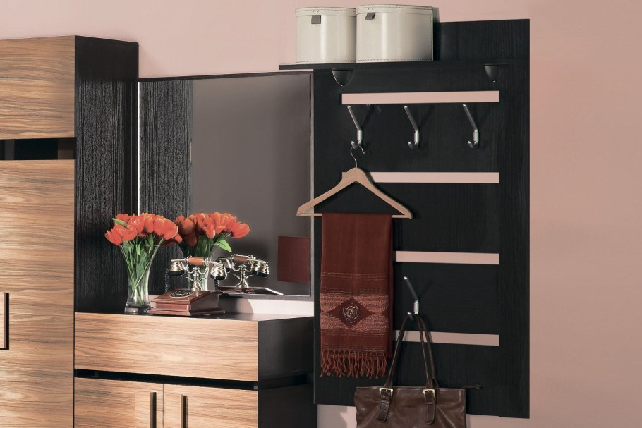 Вешалка в прихожую