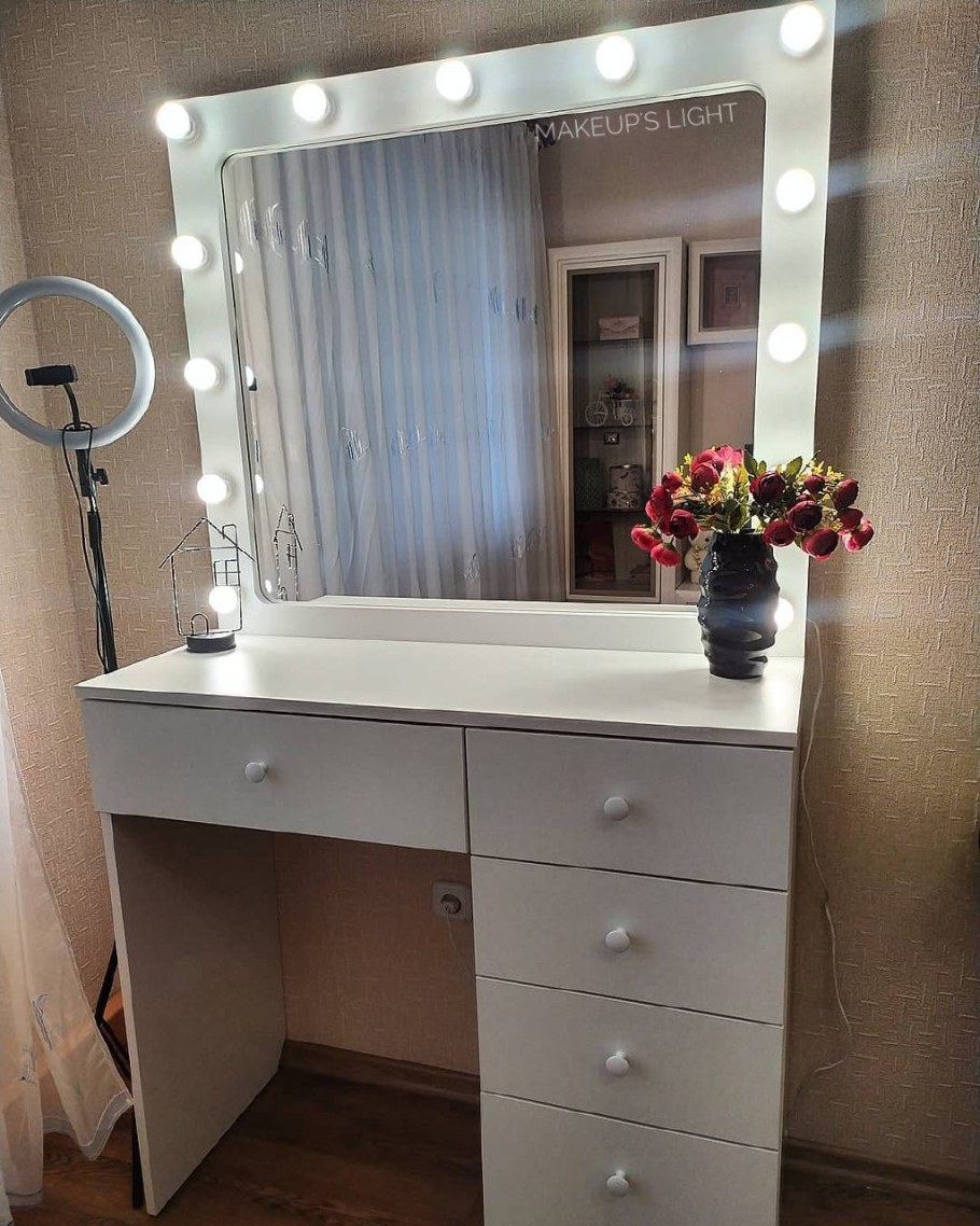 Отзывы на гримерный стол со светодиодной лентой