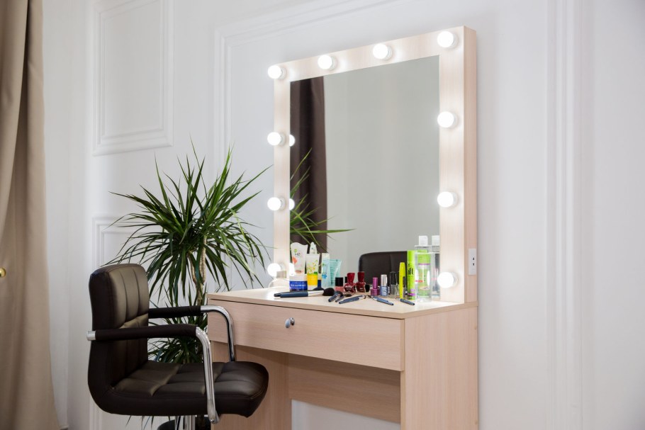 Гримерный столик ясень шимо