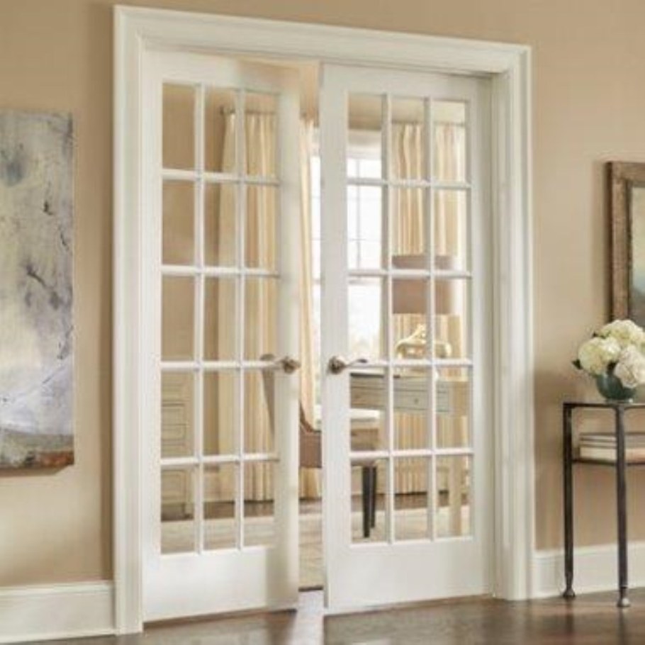 Распашные двери в гостиную