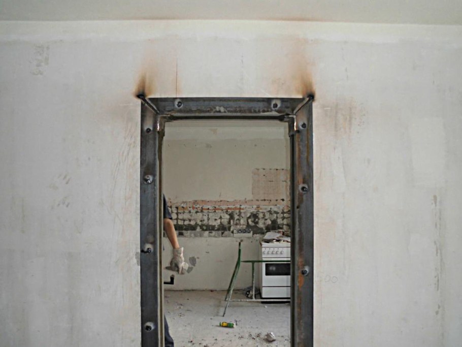 Пробивка проема в кирпичной стене 120 мм