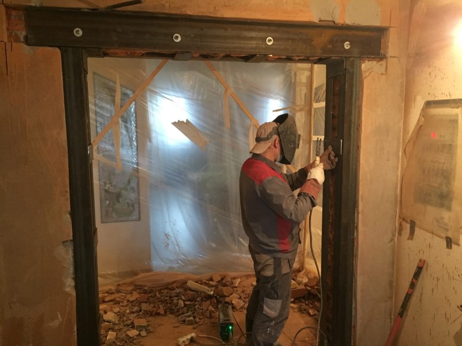 Усиление проема в стене