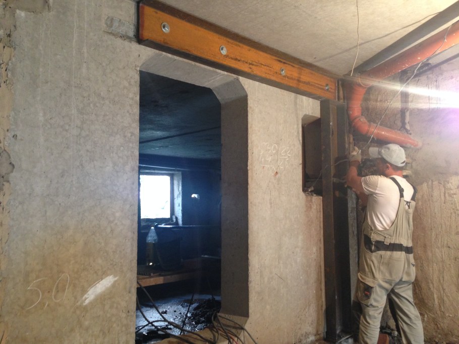 Демонтаж несущей стены