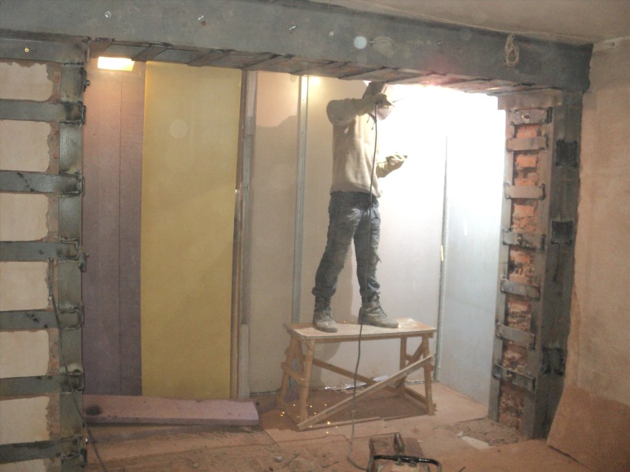 Демонтаж проема в несущей стене