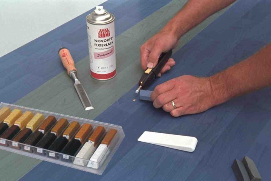 Воск для заделки царапин на мебели