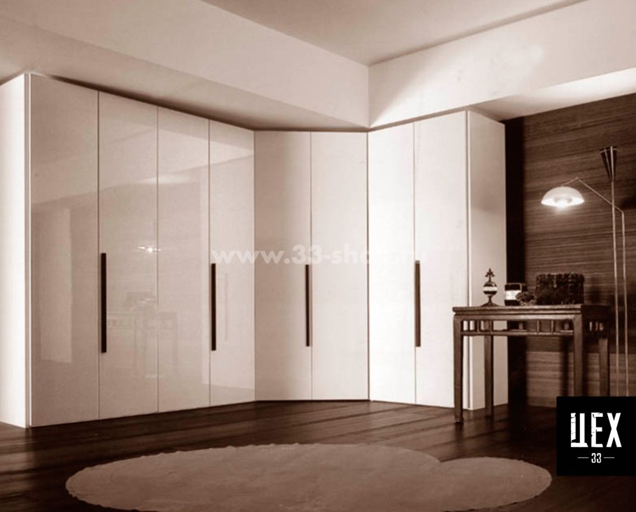 Угловой шкаф распашной