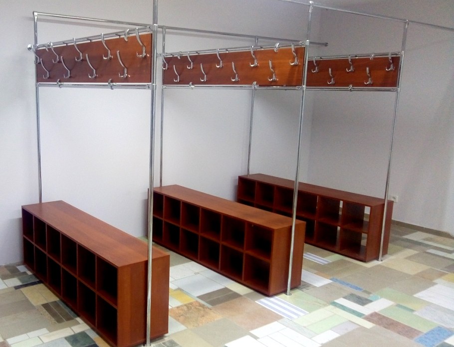 Вешалки для школьного гардероба