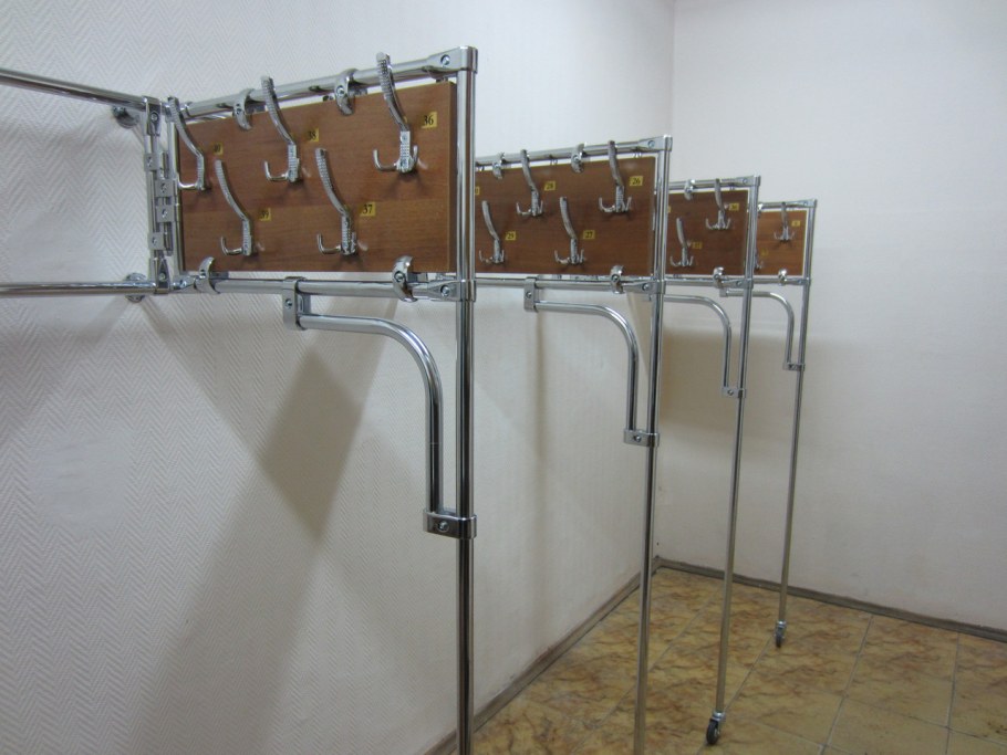 Вешалки для школьного гардероба