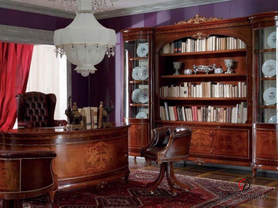 Испанская мебель для кабинета в классическом стиле
