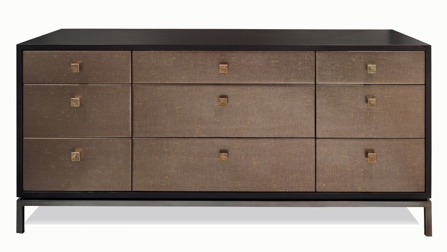 Комод на белом фоне