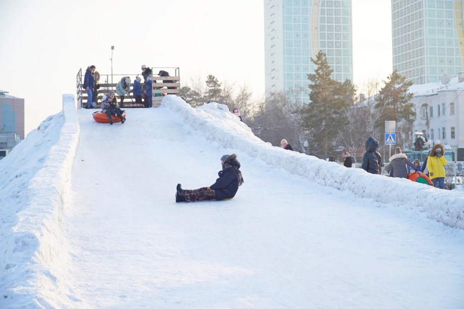 Снежные горки в Москве для детей