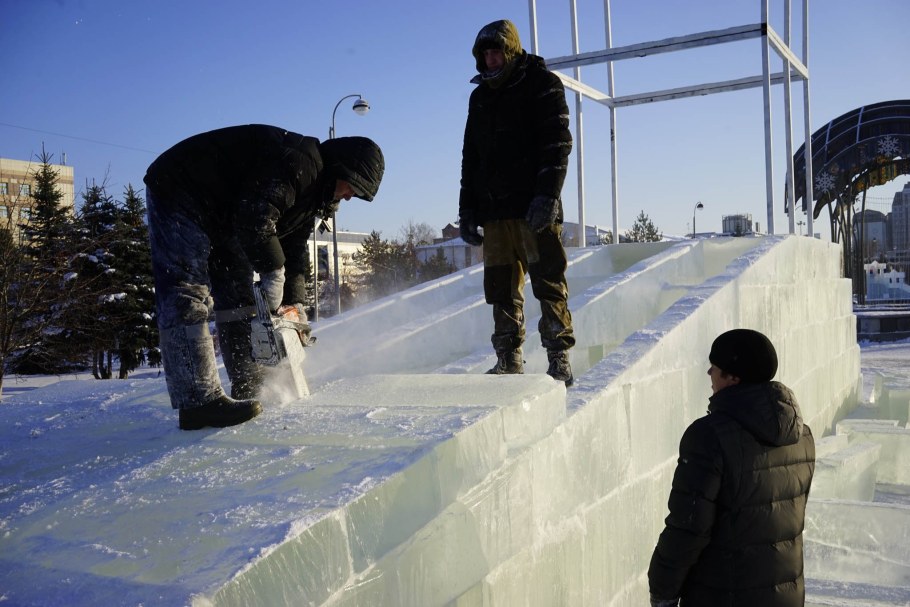 Горка изо льда