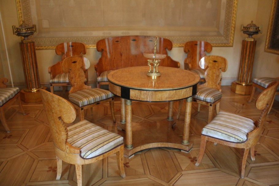 Гарнитур Воронихина из карельской березы