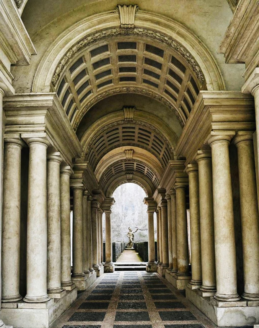 Галерея спада Франческо Борромини