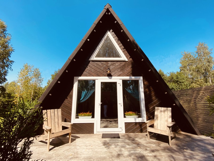 Отель треугольные домики